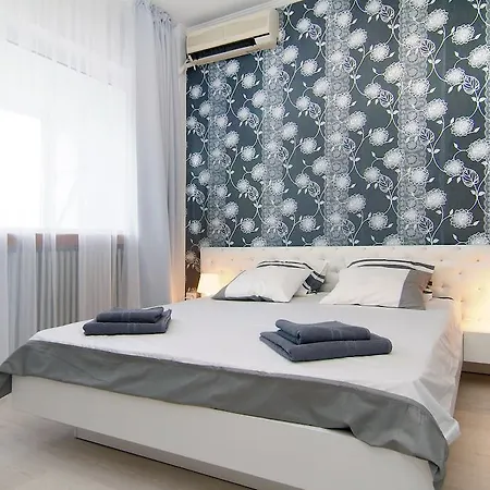 아파트 Deluxe 2 Bedrooms University Square