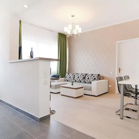 Deluxe 2 Bedrooms University Square Bucharest