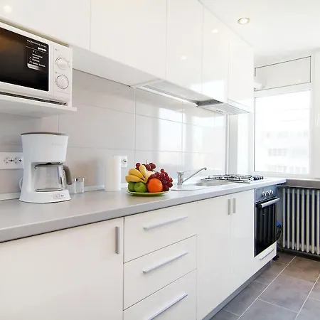 Deluxe 2 Bedrooms University Square